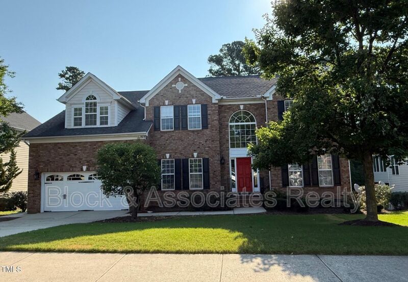 Morrisville House: 2016 Weaver Forest Way