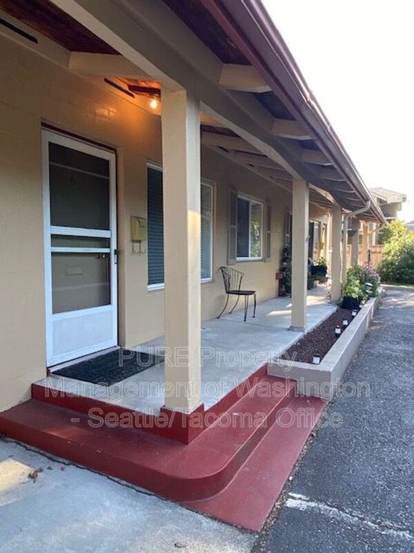 Puyallup Condo: 311 2nd St NE