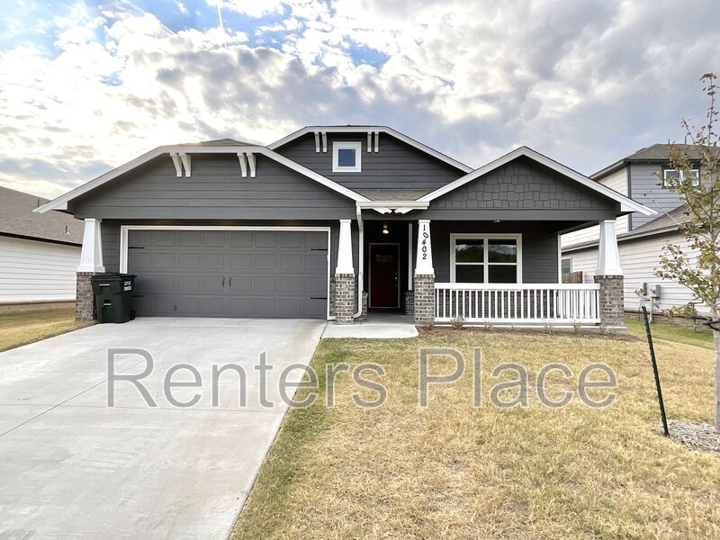 Owasso House: 10402 North 99th East Avenue