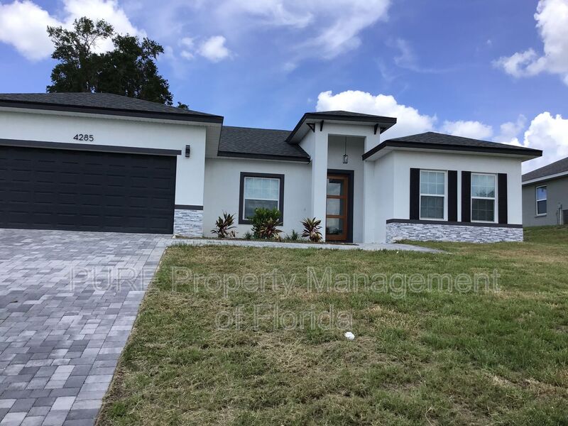 Ocala House: 4285 NW 1st Ct Rd