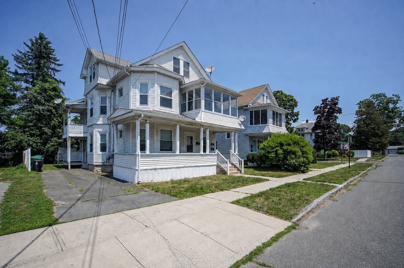Chicopee Condo: 104-106 Madison St