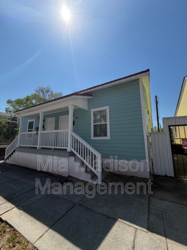 Savannah Condo: 319 W 31st St