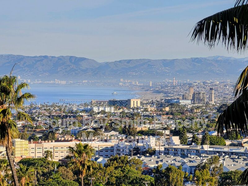 Redondo Beach House: 312 Avenida Atezada