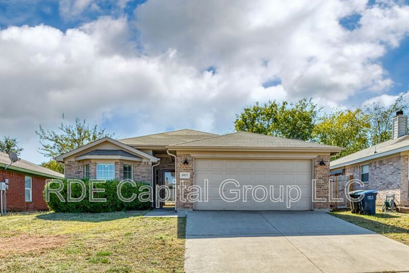 Fort Worth House: 9937 Long Rifle Dr