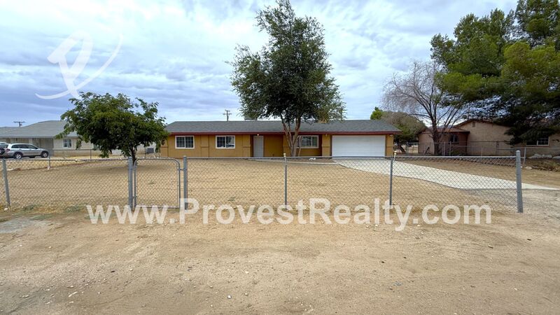 Apple Valley House: 11213 Kiowa Rd