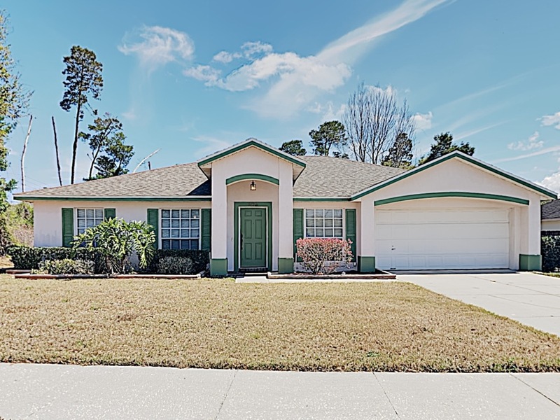 Deltona House: 289 Pine Trace Dr