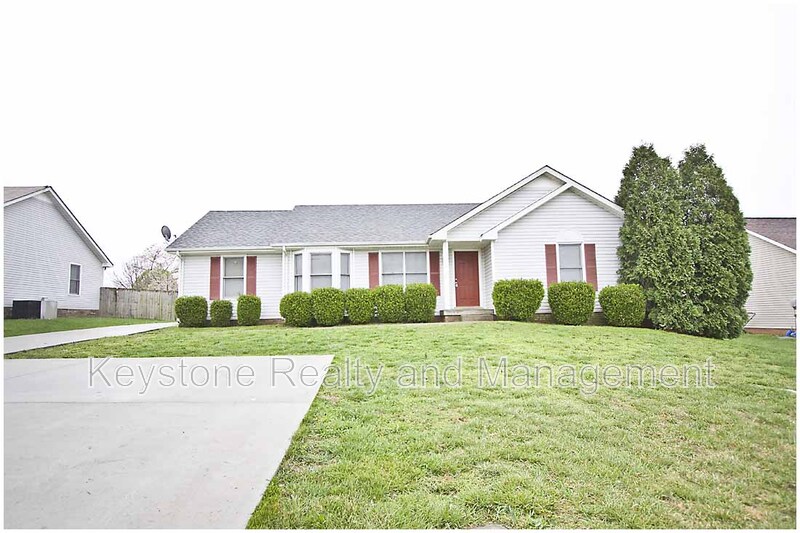 Clarksville House: 1770 Crestview Dr