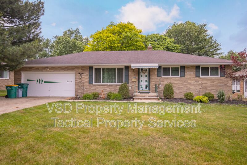 Seven Hills House: 6188 Cabrini Ln