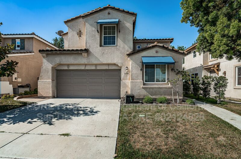 Chula Vista Townhome: 890 Yosemite Dr