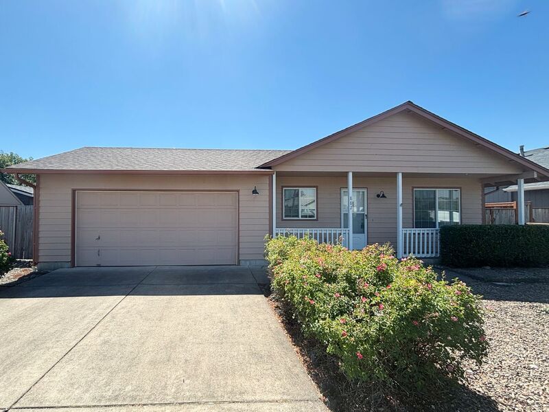 Harrisburg House: 882 Smith Street