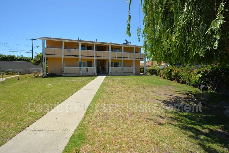 OXNARD Condo: 950 W. CEDAR CT