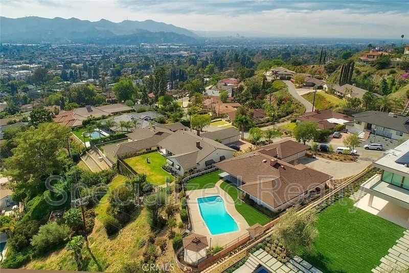 Glendale House: 1640 Cumberland Ter.