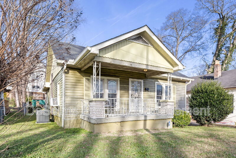 Nashville House: 922 Wedgewood Avenue
