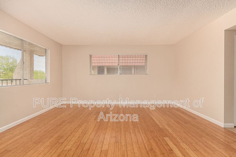 Tempe Condo: 700 W University Dr