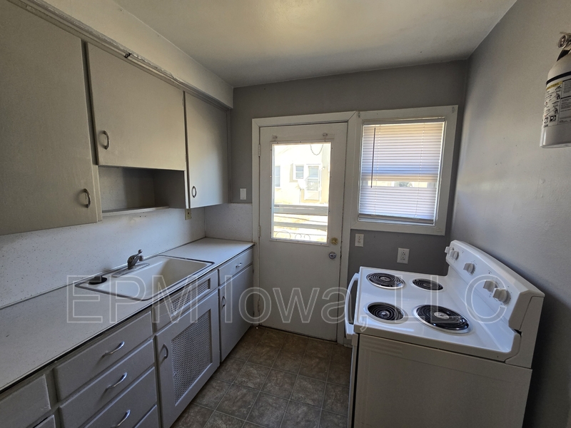 Waterloo House: 237 Madison Street