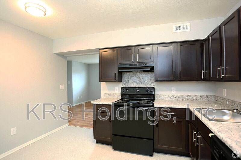 Newport News Townhome: Orcutt