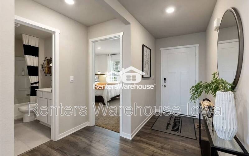 West Des Moines House: 2656 SE Fox Valley Drive