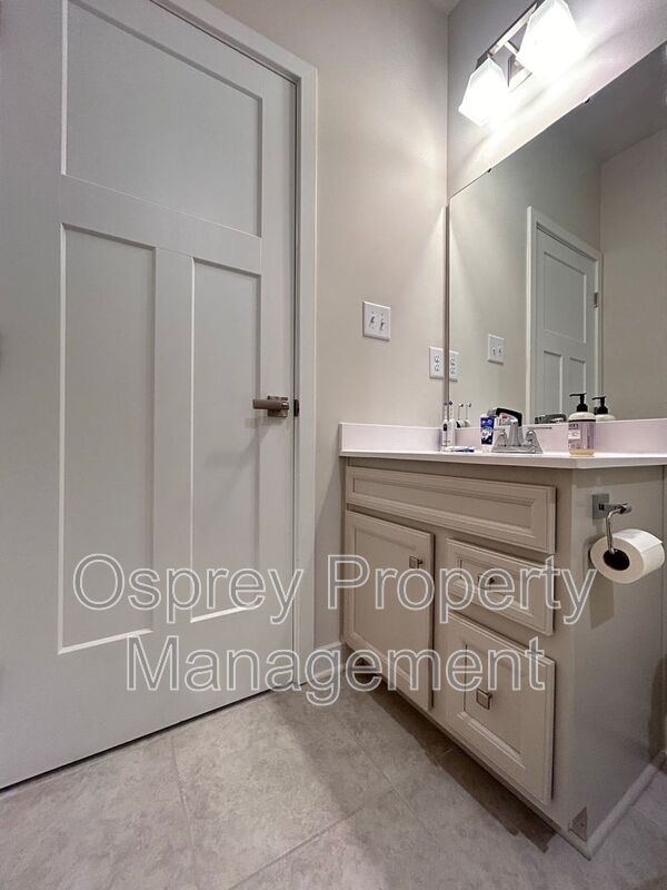 Spacious 4-Bedroom Townhome with Garage & Prime Suffolk Location!