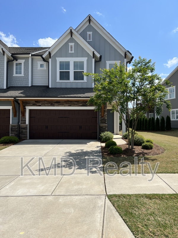 Charlotte House: 9735 Briarwick Lane