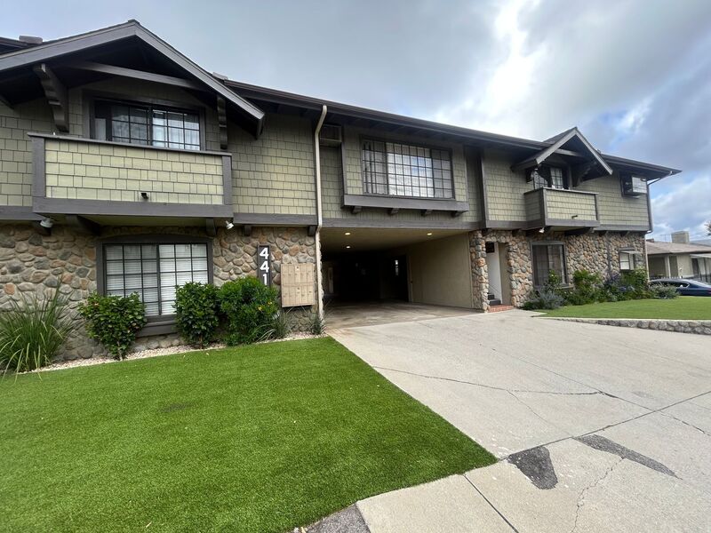 Montrose House: 4412 Ocean View Blvd