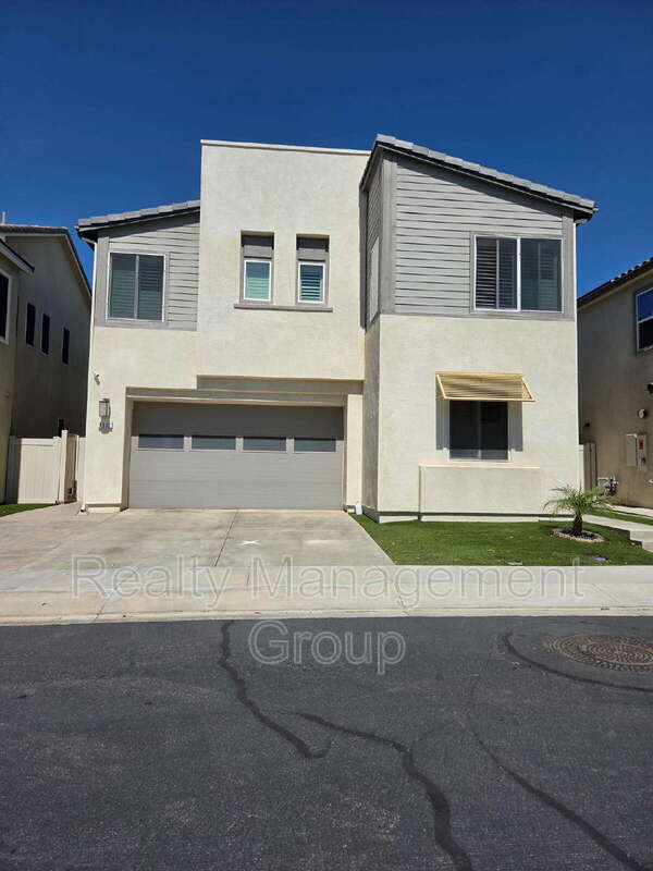 Santee House: 8610 Chaparral Way