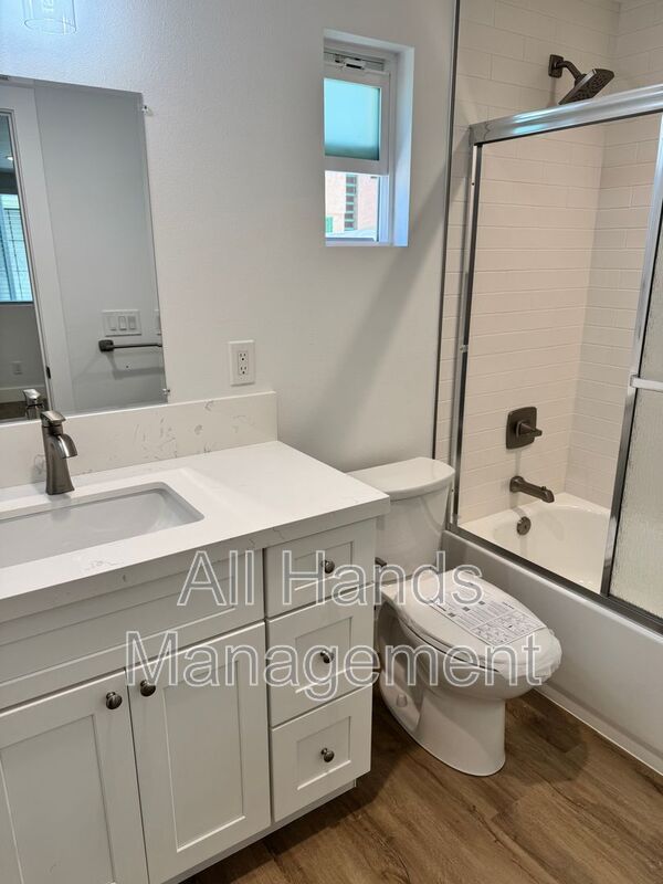 Long Beach Condo: 231 Loma Avenue