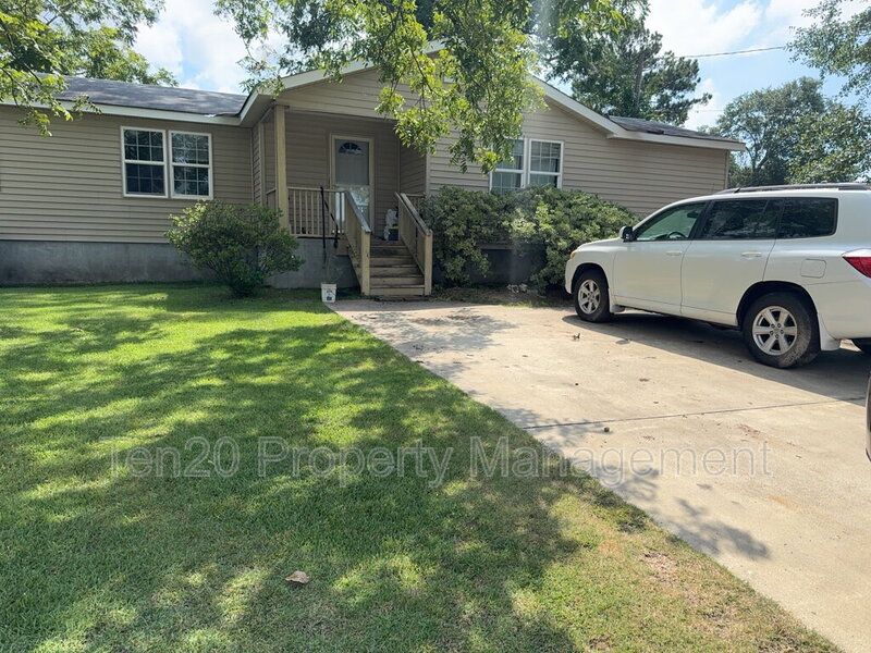 Columbus House: 7704 Crescent Drive