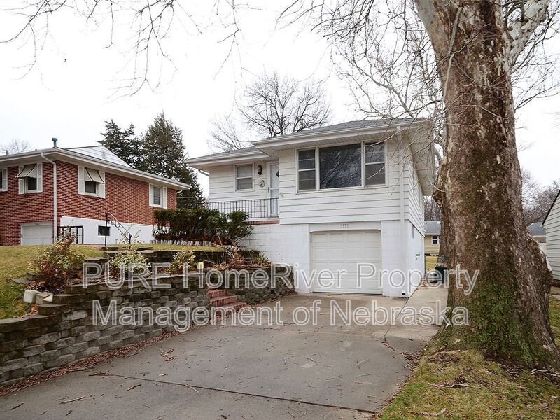 Omaha House: 3333 S 82nd St