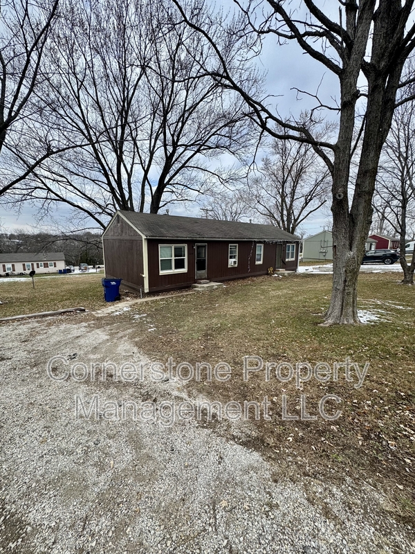 DeSoto House: 8310 Center Drive