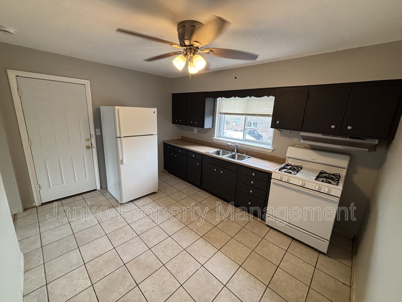 Cicero Condo: 1601 S 58th Ave