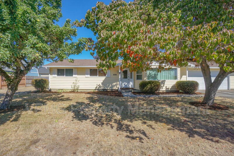 Vancouver House: 8718 Northeast 95th Street
