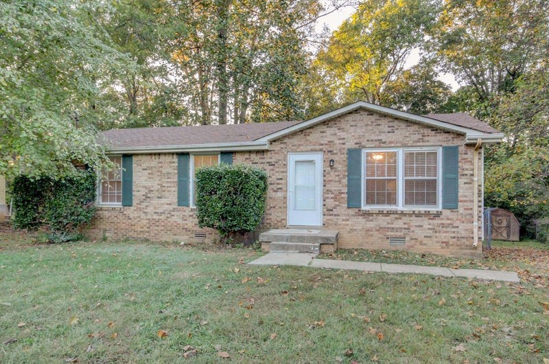 Clarksville House: 398 Louise Ln