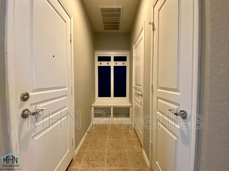 Luxurious 1 Story 3-bed 2-bath + Study home in Alamo Ranch! - Photo 5