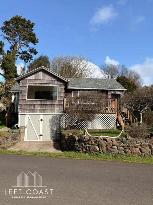 Lincoln City House: 1534 Northeast Lee Place