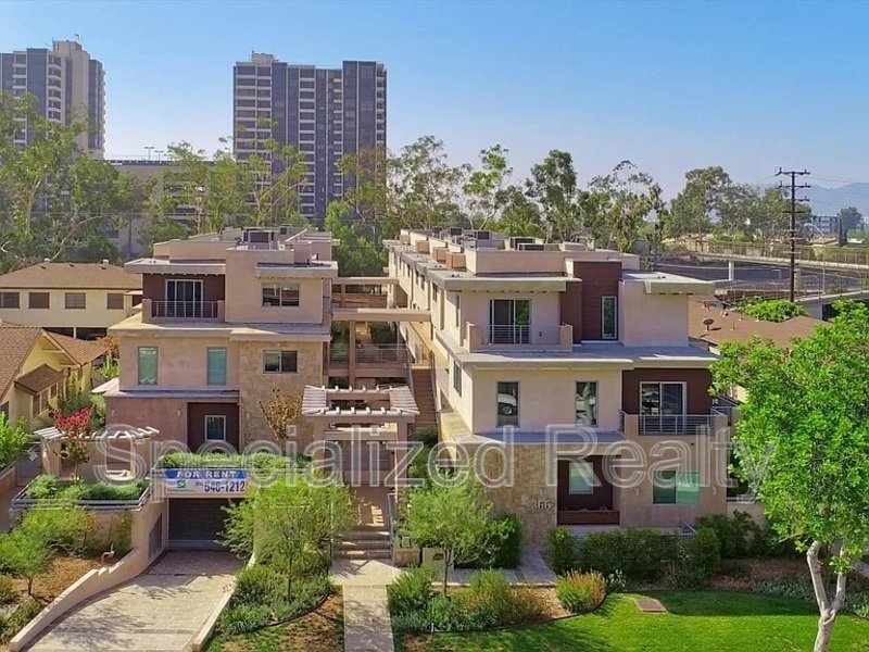 Glendale Condo: 366 Burchett Street