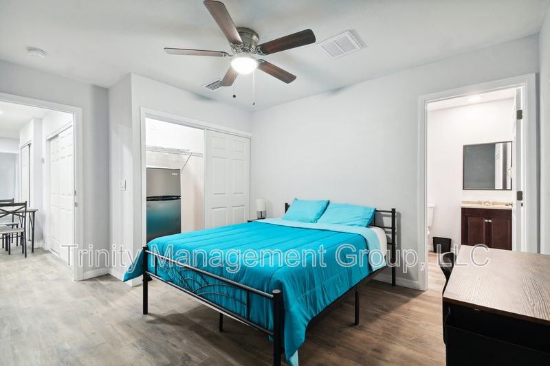 Dunedin House: 1051 Dogwood Drive - Room 5