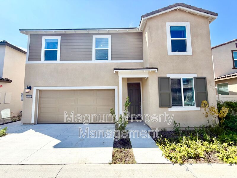 Murrieta House: 36988 Camino Springs Ave