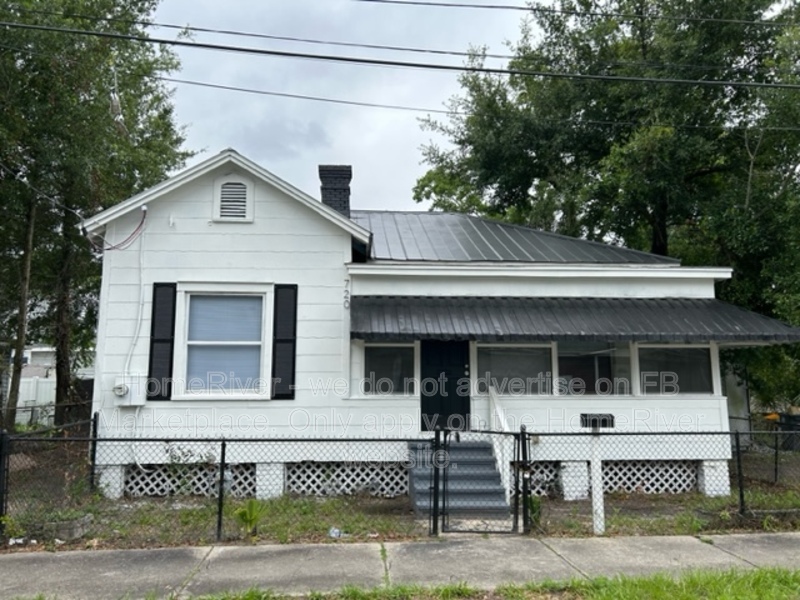 Jacksonville House: 720 E 3rd St