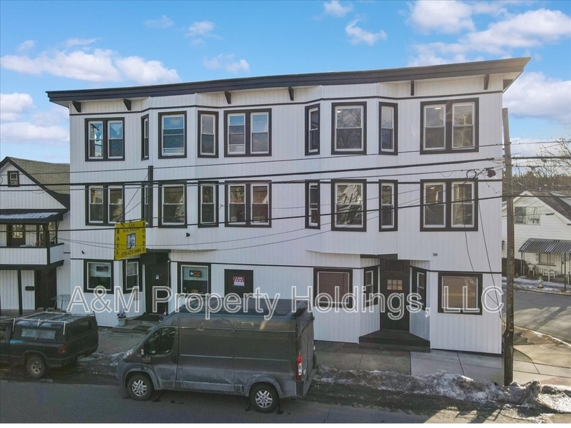 Stroudsburg Condo: 147 N 9TH St