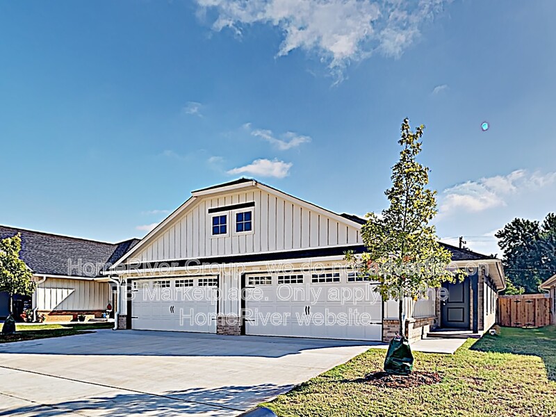 Oklahoma City Condo: 5010 Avion Ct