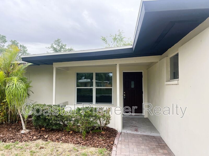 DUNEDIN House: 2489 DEL RIO WAY
