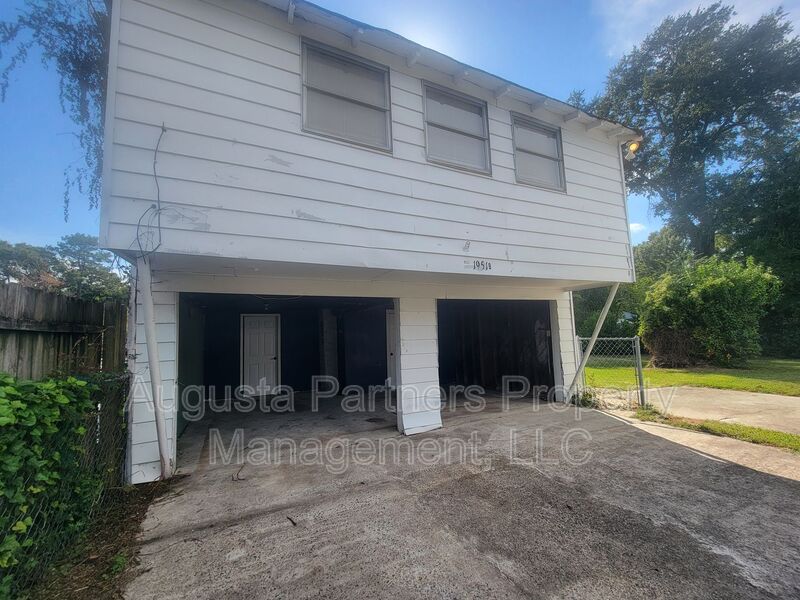 Augusta Condo: 1951 Barnes Rd
