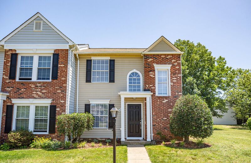 Fredericksburg House: 11121 Oxford Terrace