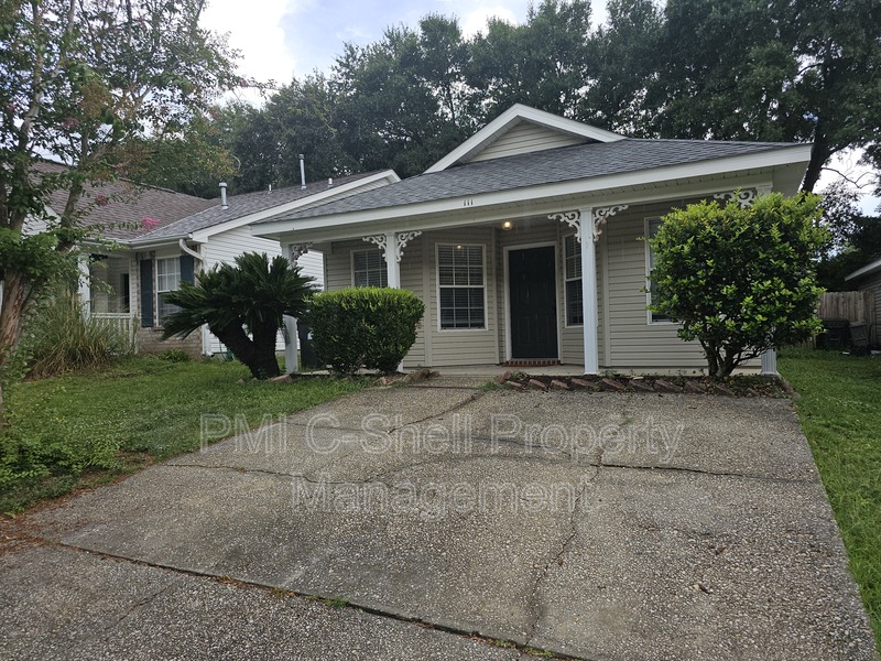 Pensacola House: 111 Wildflower Ln