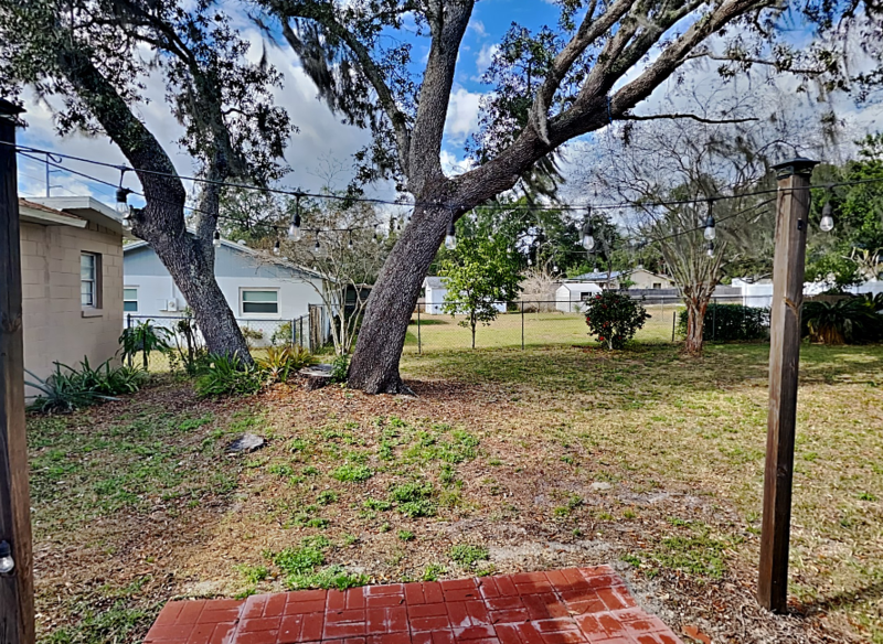Altamonte Springs House: 241 W Citrus St
