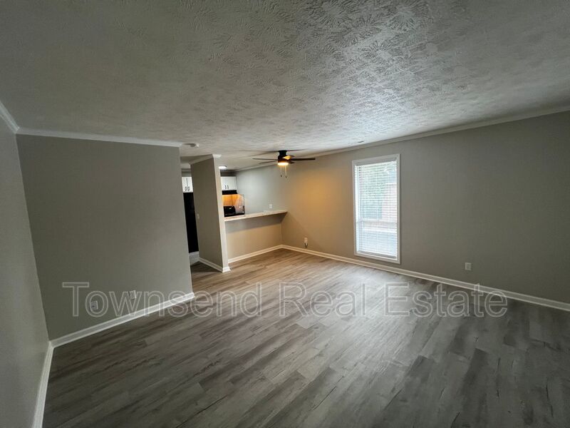 Fayetteville House: 5874-H Century Oaks Drive