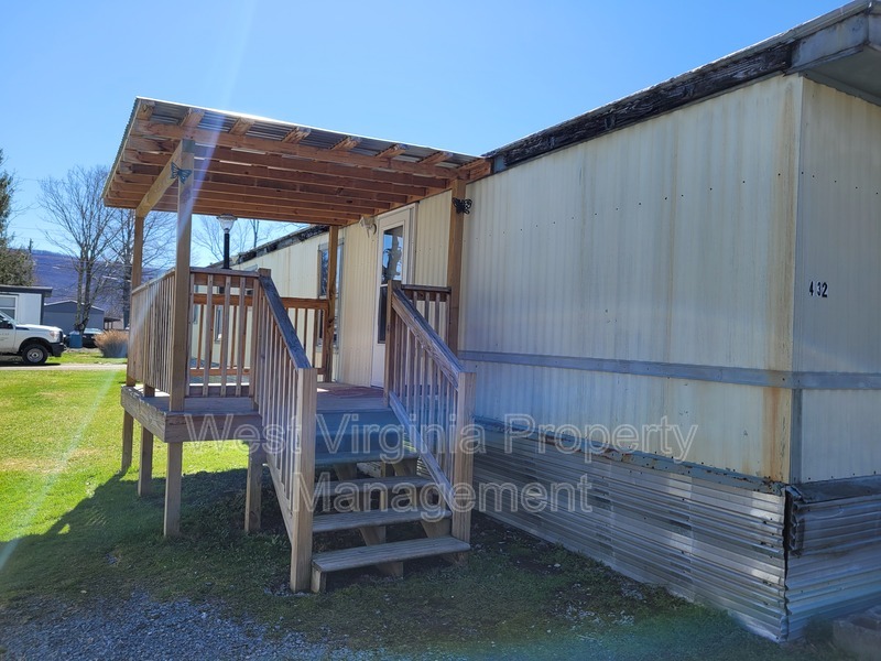 Rupert House: 432 Pocahontas Drive