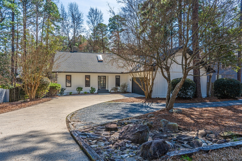 Pinehurst House: 980 Monticello Drive