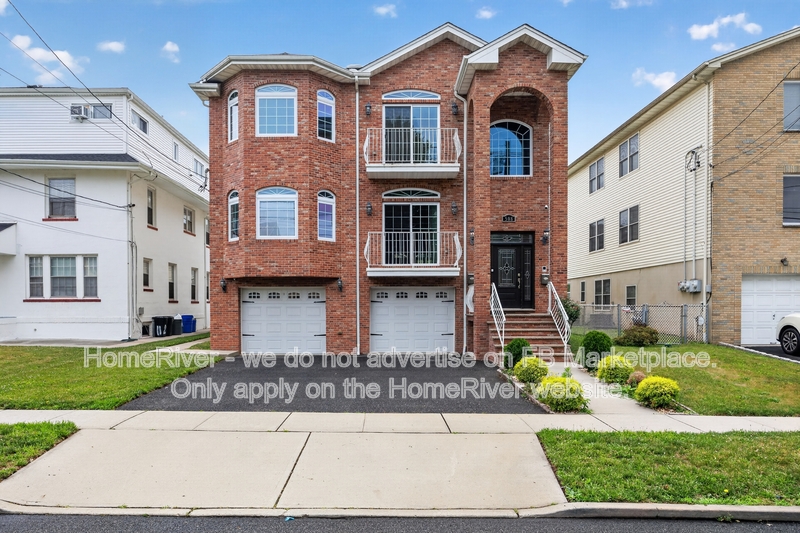 Lyndhurst Condo: 508 2nd Ave