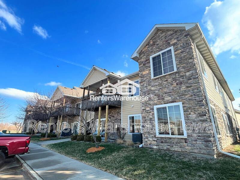 Des Moines Condo: 2000 Meadow Ct